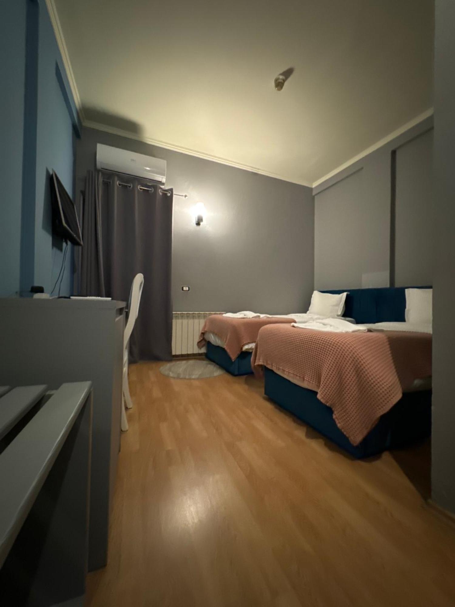 Hotel Tirona Tirana Zewnętrze zdjęcie