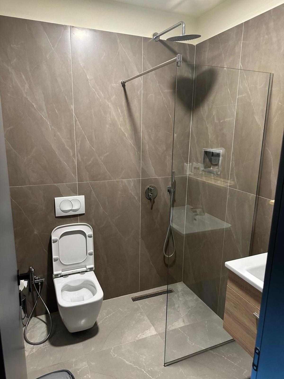 Hotel Tirona Tirana Zewnętrze zdjęcie